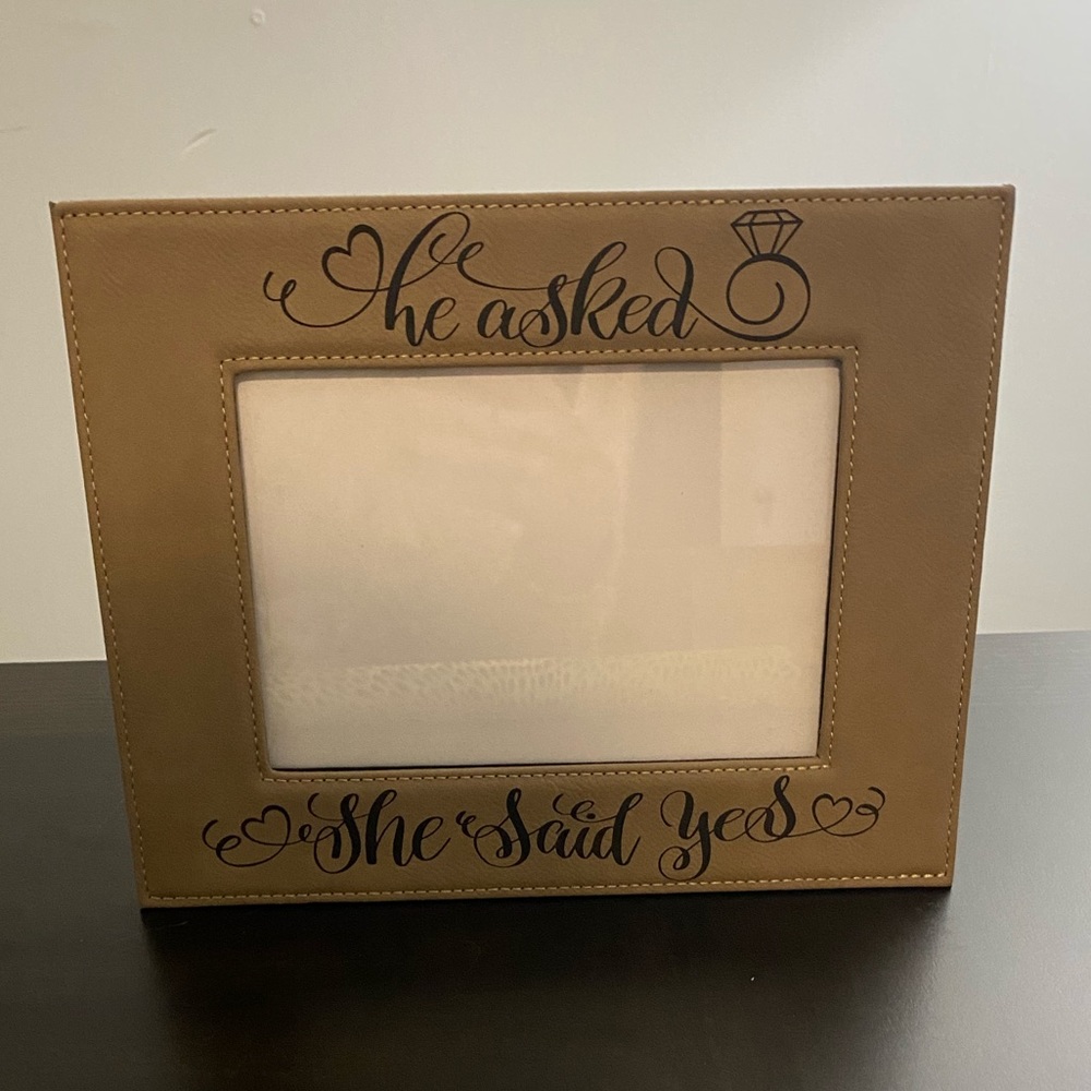 Engagement 5 x 7 frame